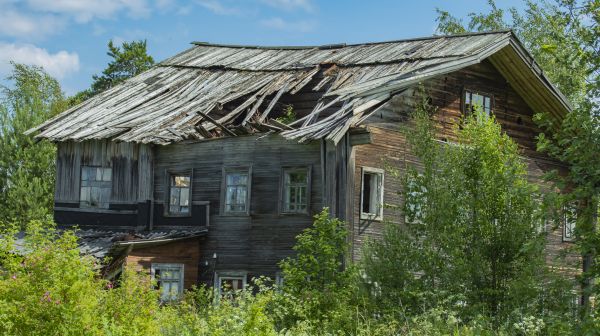 Cottage Demolition in Edison