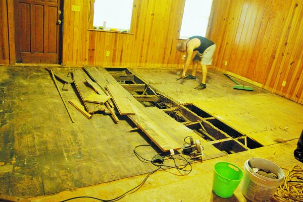 Subfloor Demolition in Edison