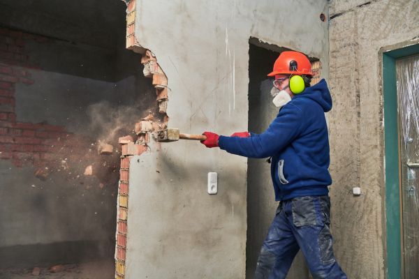 Concrete Wall Demolition in Edison